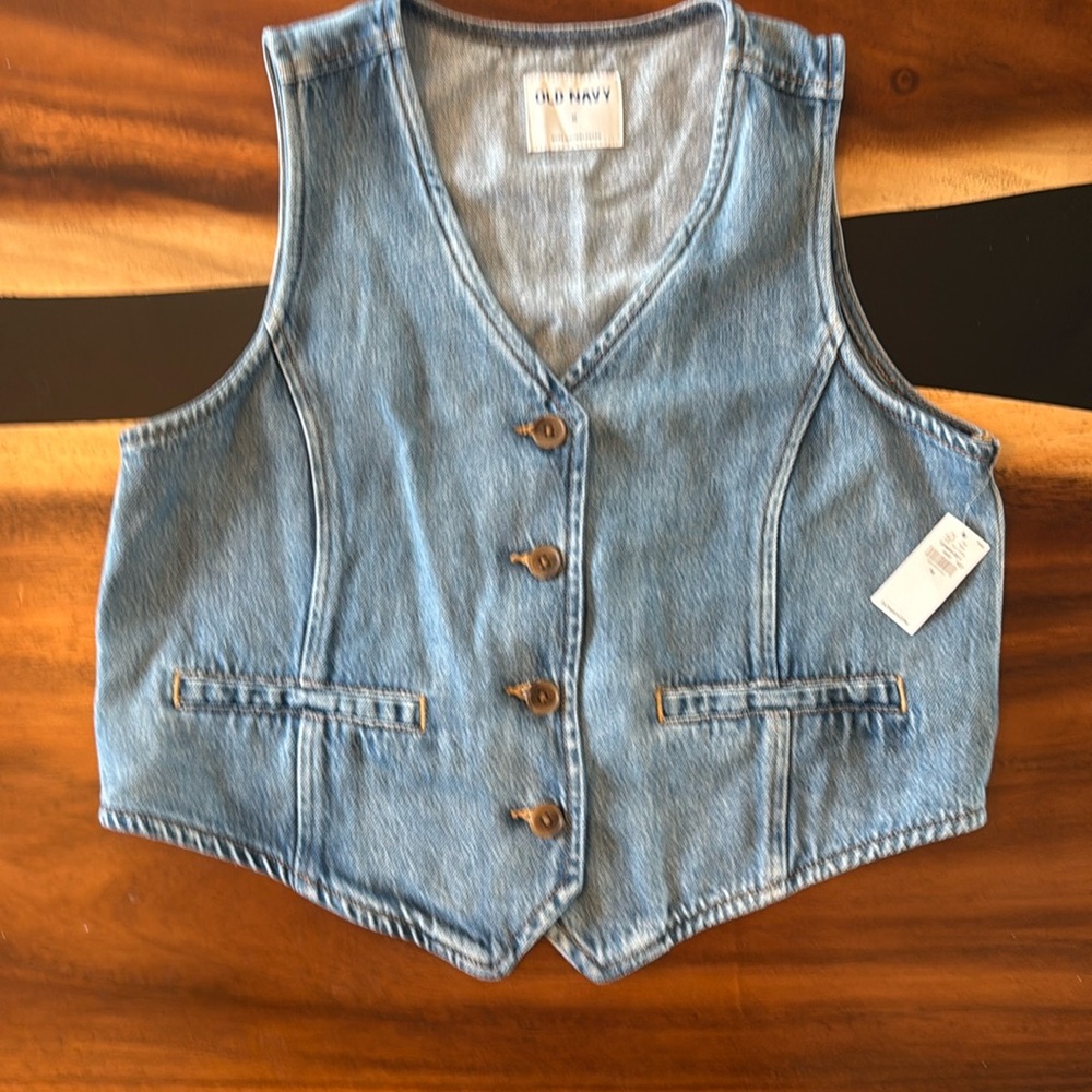 Old Navy size medium NWT jean vest